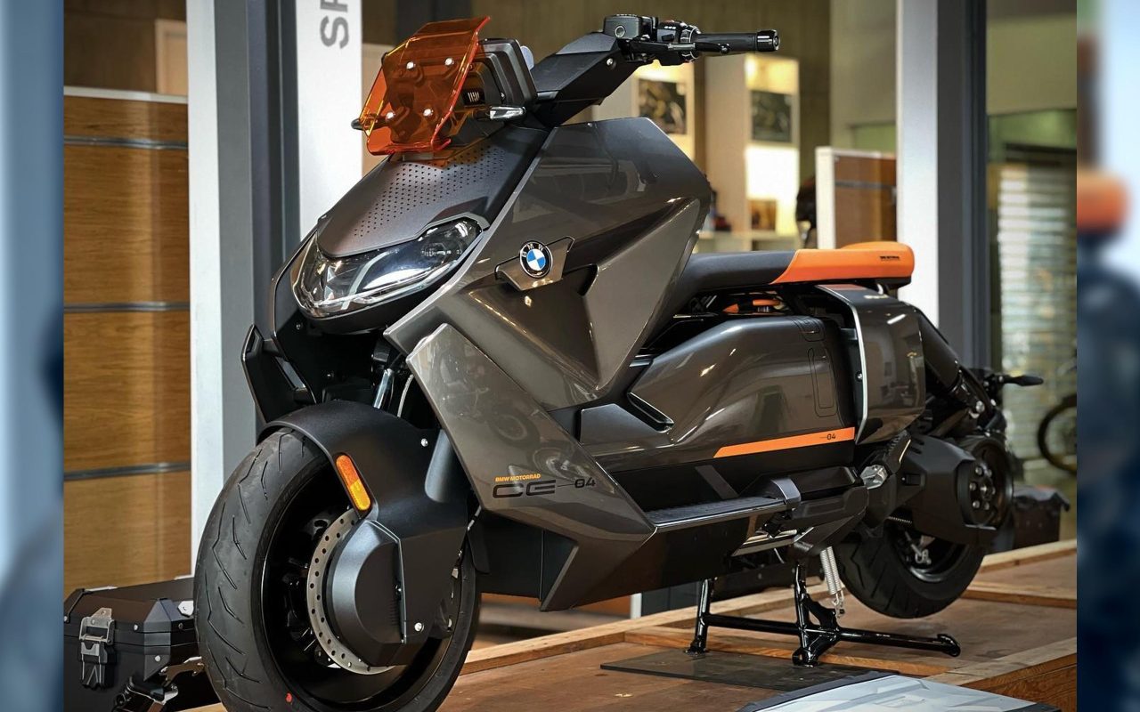 BMW’s e-scooter is here, starts at PHP1.055M
