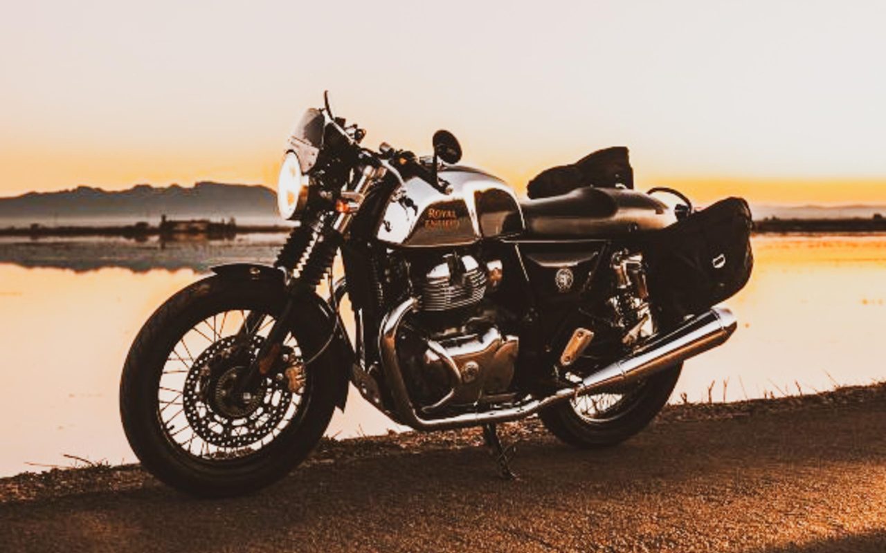 Royal Enfield introduces the Thunder and Lightning 650 bikes