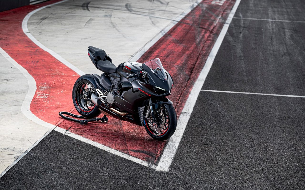 2024 Ducati Panigale V2 to come in black