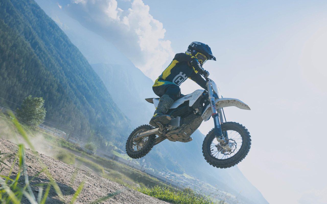 Husqvarna announces liquid-cooled EE 5 for 2025