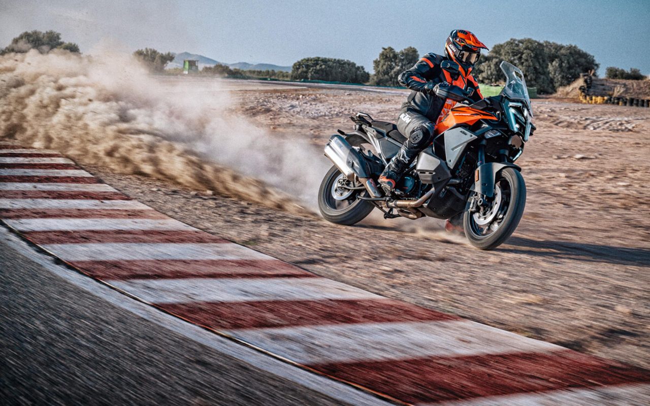 KTM announces the 2025 1390 Super Adventure S EVO