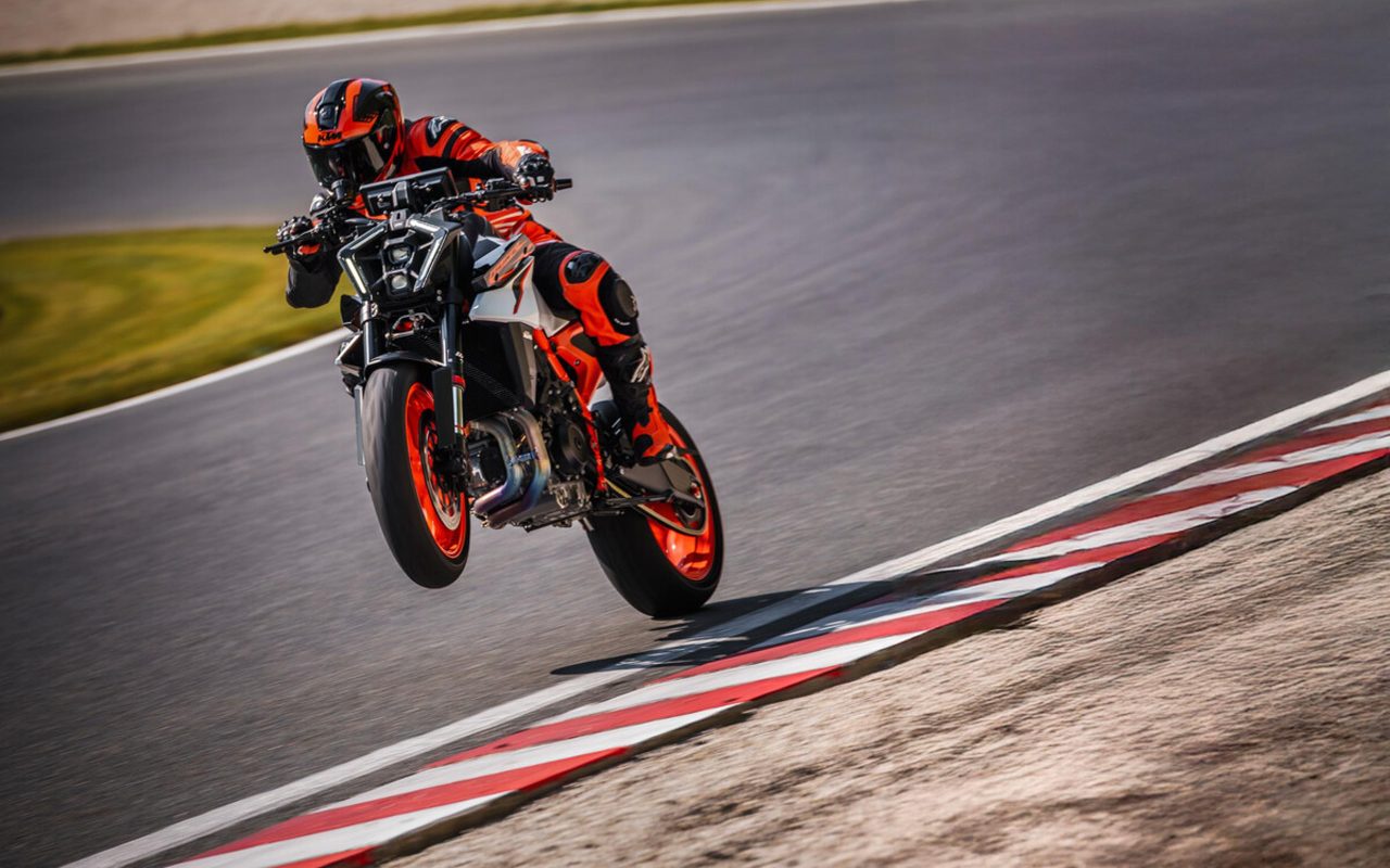 KTM announces 2025 990 Duke R