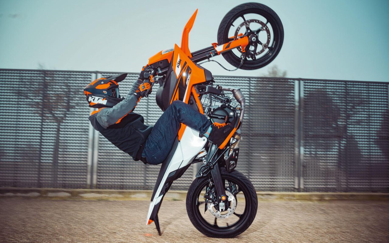 It’s official: 390 SMC R supermoto available this 2025