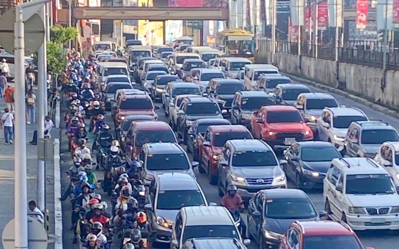 DILG suggests charging a fee for using EDSA