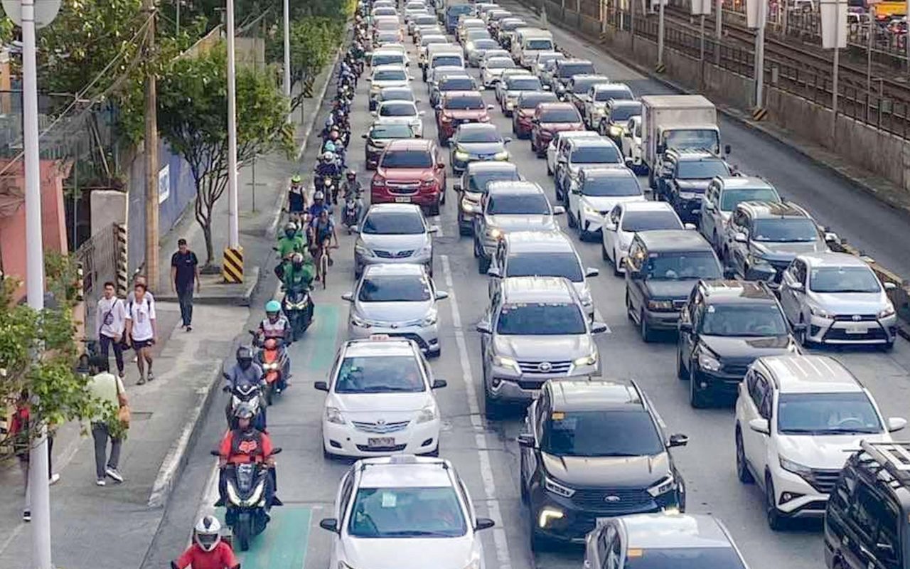 MMDA: EDSA MC Lane back, motorcycles banned on underpass, flyovers