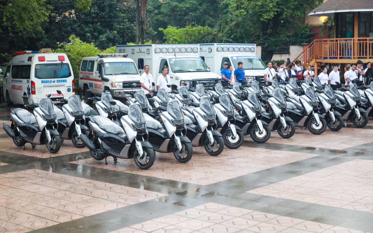 Chinoy businessmen equip Manila cops with scooters vs. riding-in-tandem