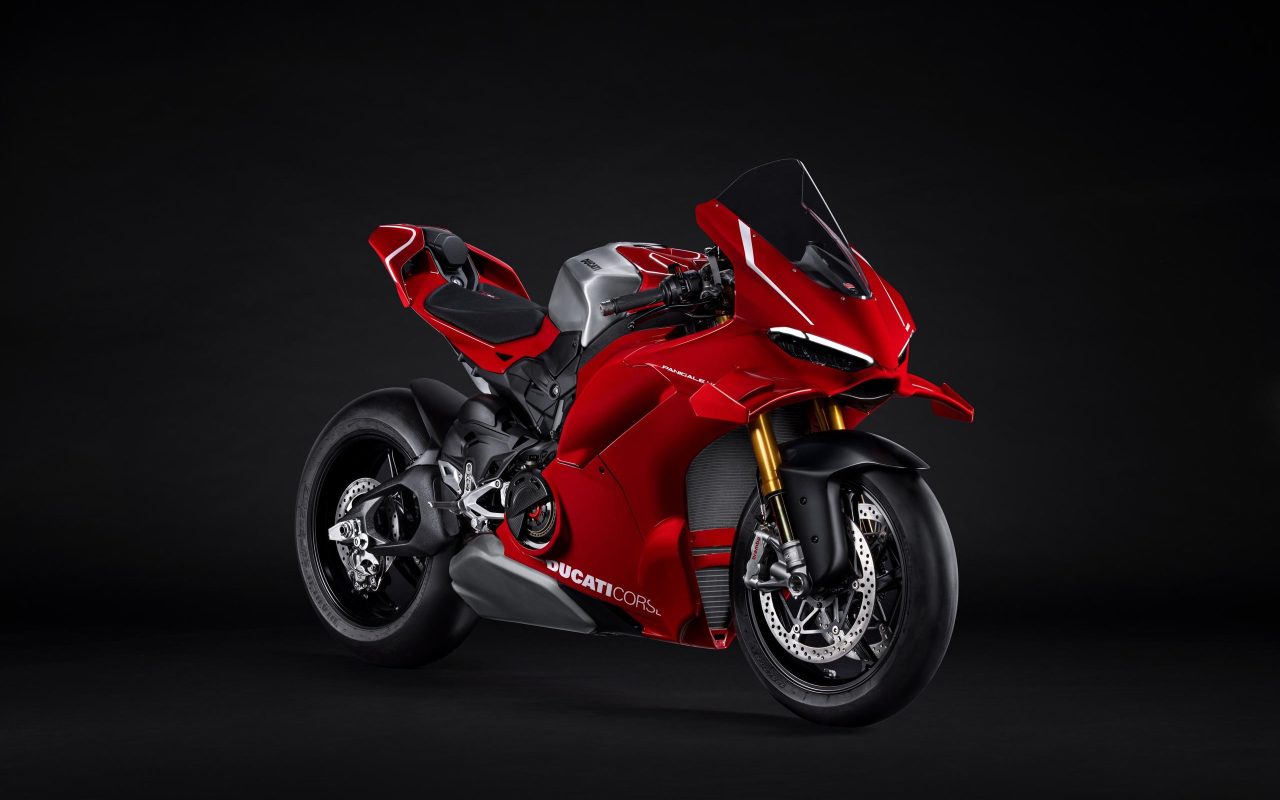Ducati debuts the Panigale V4 R up to 235 HP, MotoGP tech