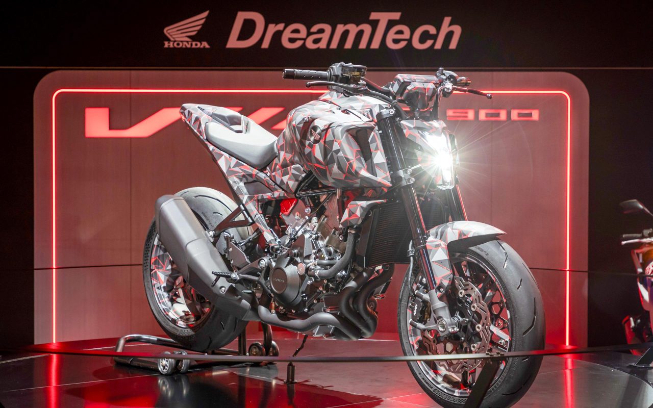 Honda presents its e-turbo powered V3R 900 prototype at EICMA