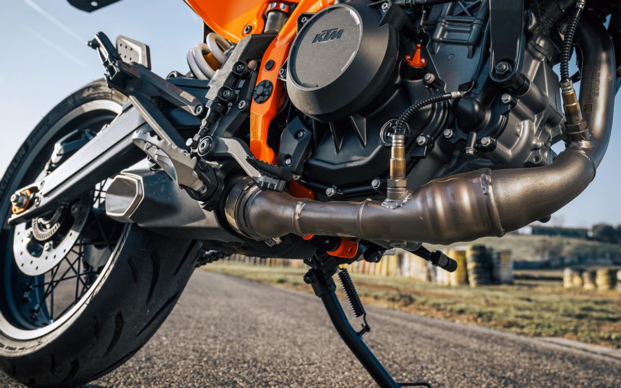 KTM issues worldwide recall on sidestand spring