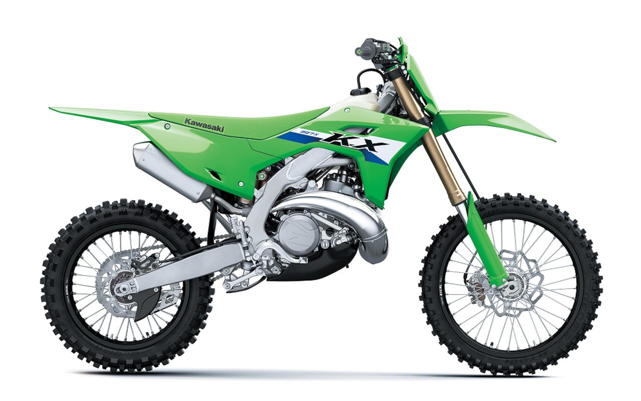 Kawasaki revives 2-stroke smokers with KX327 and KX327X