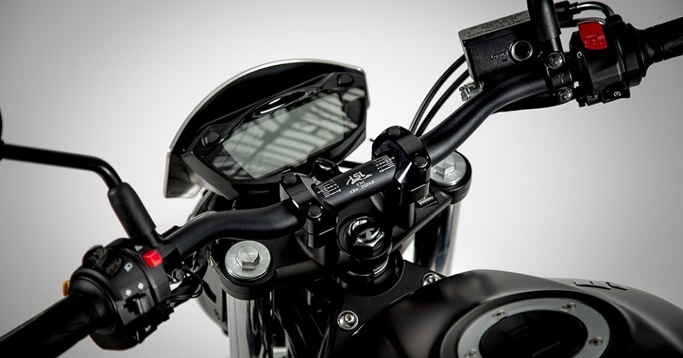 The digital display on the Suzuki SV650 Scrambler