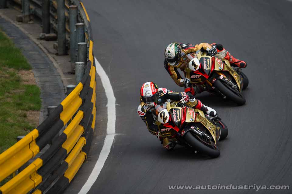 Hickman chasing Rutter
