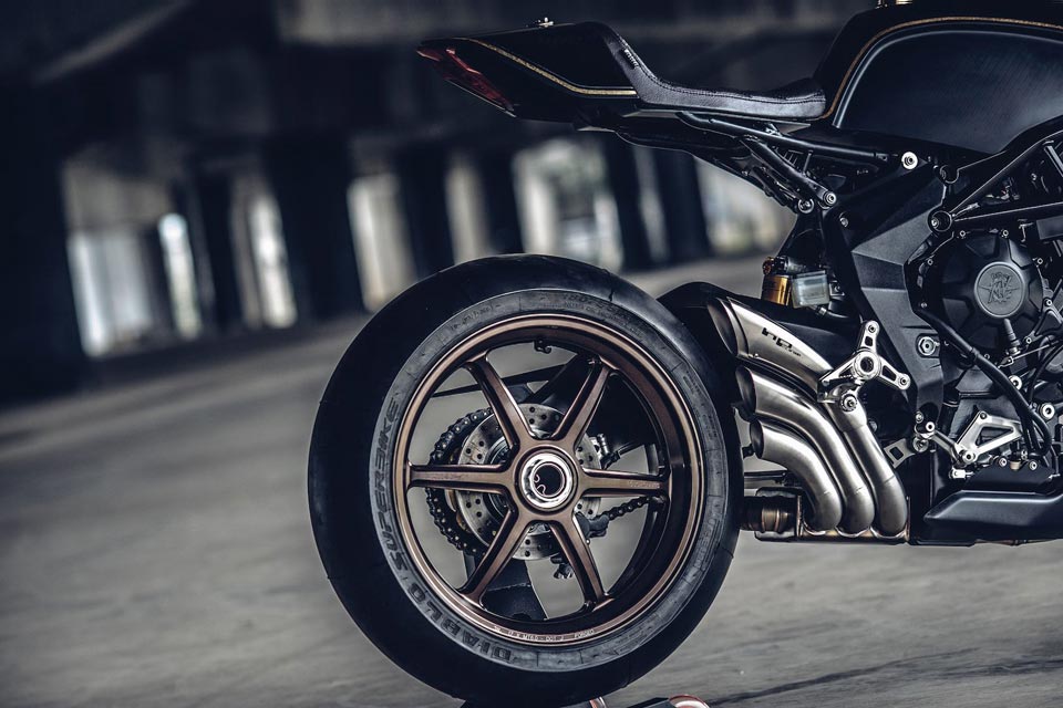 A closer look at the MV Agusta's Ballistic Trident concept
