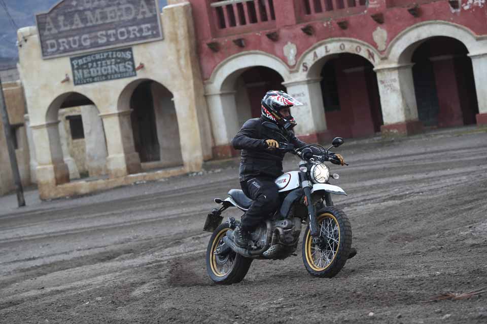 Richard Gomez onboard the Ducati Scrambler Desert Sled