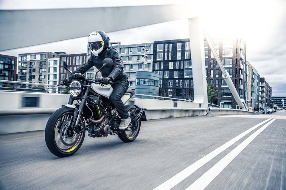 Husqvarna reveals 2017 Vitpilen and Svartpilen 401 production street bikes Husqvarna reveals 2017 Vitpilen and Svartpilen 401 production street bikes