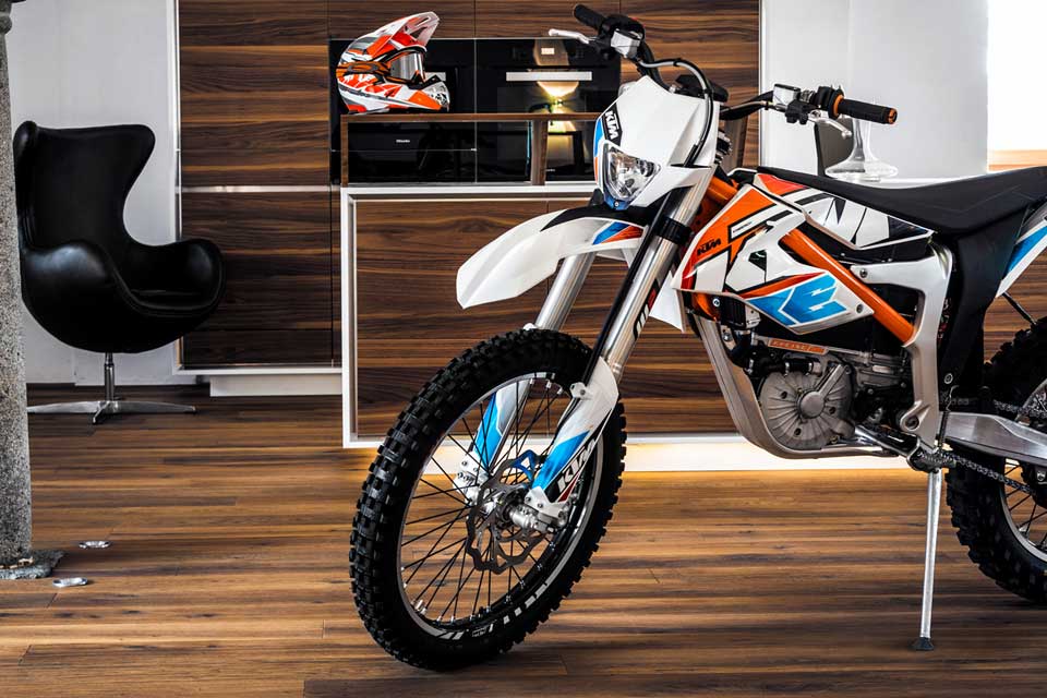 KTM releases the 2017 E-XC, an electric version of the Freeride 250R KTM releases the 2017 E-XC, an electric version of the Freeride 250R