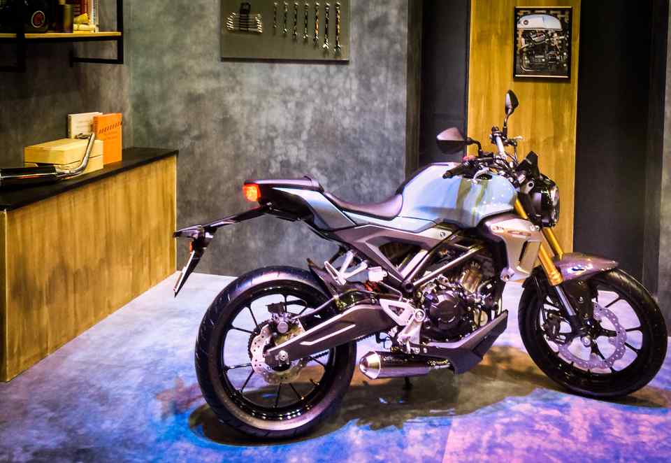 Honda Thailand premieres 2017 CB150R Honda Thailand premieres 2017 CB150R