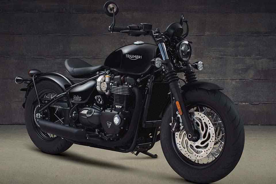 Triumph reveals the 2018 Bonneville Bobber Black Triumph reveals the 2018 Bonneville Bobber Black