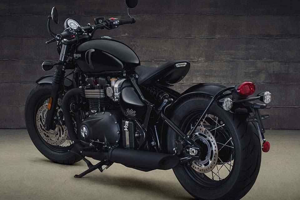 Triumph reveals the 2018 Bonneville Bobber Black Triumph reveals the 2018 Bonneville Bobber Black