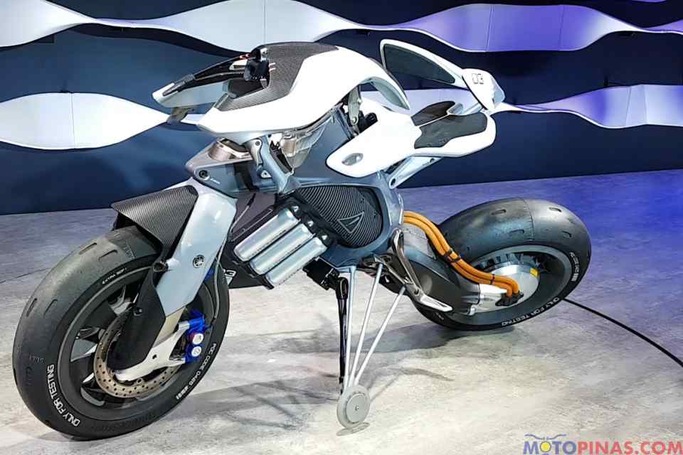 Tokyo 2017: Yamaha displays the MOTOROiD A.I. concept