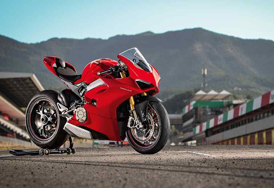 EICMA 2017: All-new Ducati Panigale V4 unleashed with 217 PS EICMA 2017: All-new Ducati Panigale V4 unleashed with 217 PS