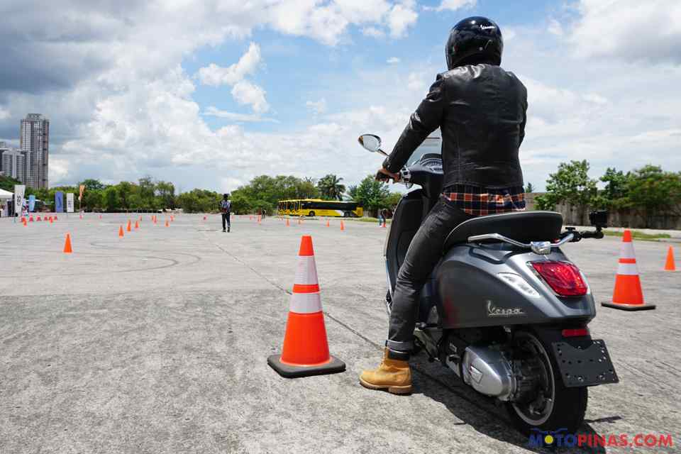 Vespa Ph holds free Safety Riding Clinic Vespa Ph holds free Safety Riding Clinic