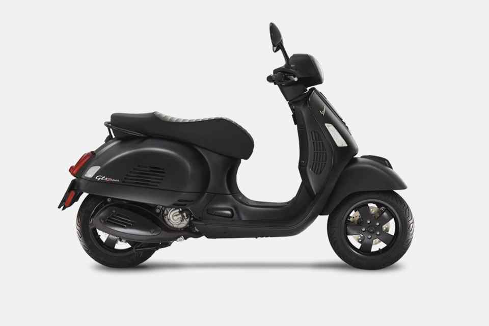 Vespa unveils the 2018 Yacht Club and Notte special editions Vespa unveils the 2018 Yacht Club and Notte special editions