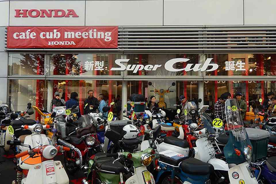 Honda celebrates Super Cub’s 60th birthday Honda celebrates Super Cub’s 60th birthday