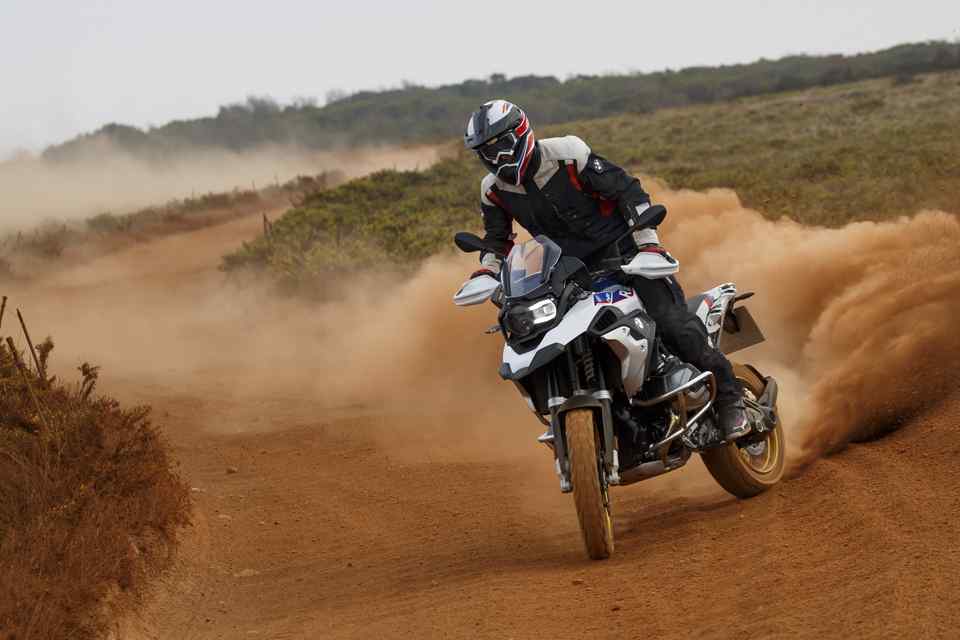 BMW Motorrad upgrades 2019 GS and RT to 1250cc with shiftcam BMW Motorrad upgrades 2019 GS and RT to 1250cc with shiftcam