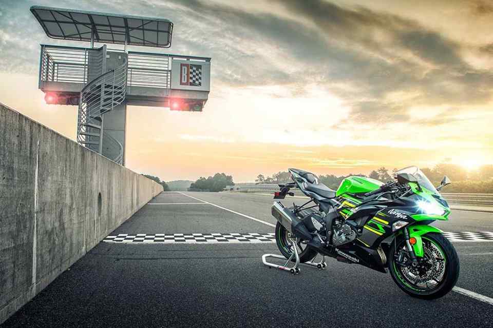 2019 Kawasaki ZX-6R detailed