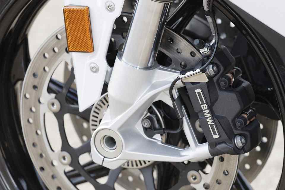 3rd Gen BMW S1000 RR Revealed in EICMA 3rd Gen BMW S1000 RR Revealed in EICMA