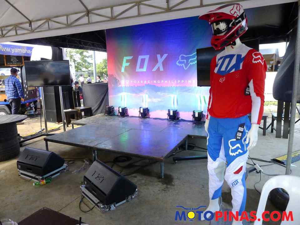 Fox Racing unveils all-new MX19 collection and V1 helmet Fox Racing unveils all-new MX19 collection and V1 helmet