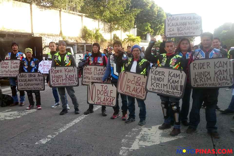 Thousands of riders unite against 'doble plaka', Angkas TRO Thousands of riders unite against 'doble plaka', Angkas TRO