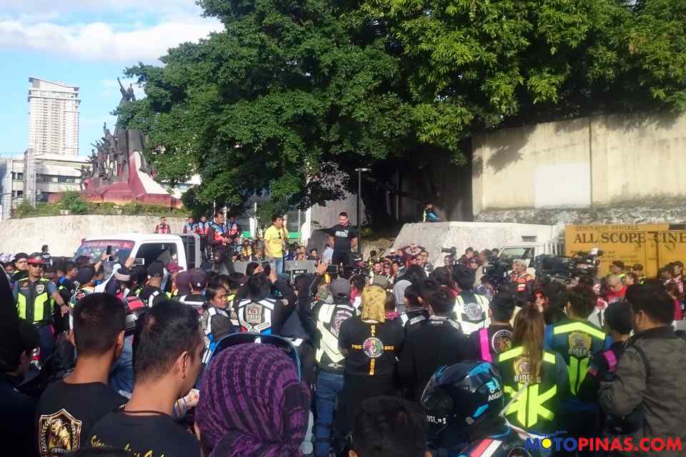 Thousands of riders unite against 'doble plaka', Angkas TRO Thousands of riders unite against 'doble plaka', Angkas TRO