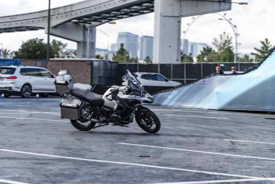 Look ma, no rider! BMW showcases rider-less R1200 GS in Las Vegas Look ma, no rider! BMW showcases rider-less R1200 GS in Las Vegas