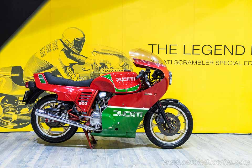 Mike Hailwood Ducati 900SS