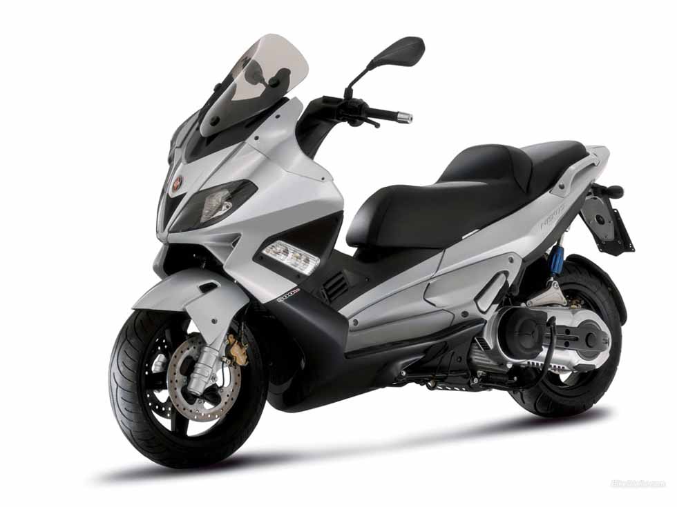 The Gilera Nexus 500 maxi-scooter