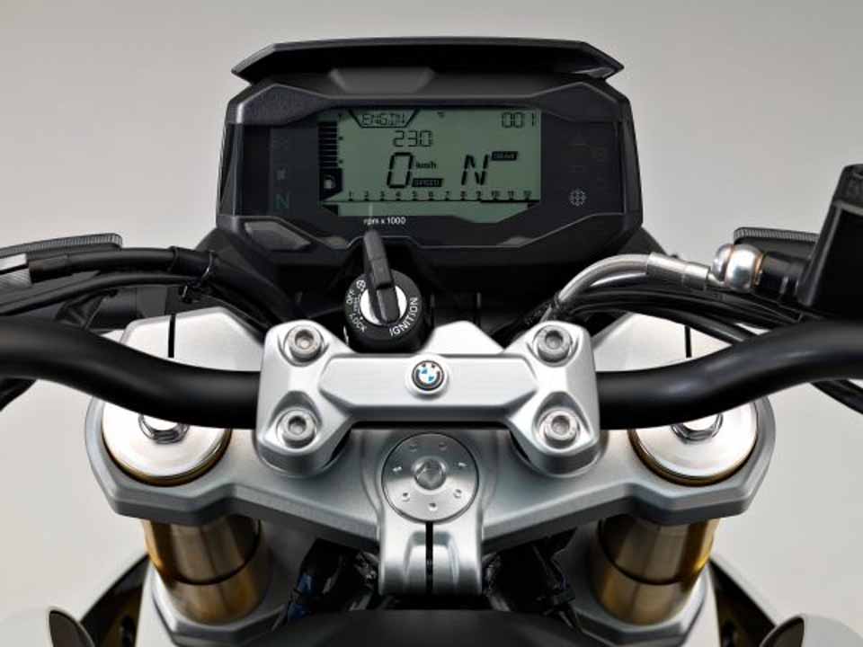G 310 R instrument screen