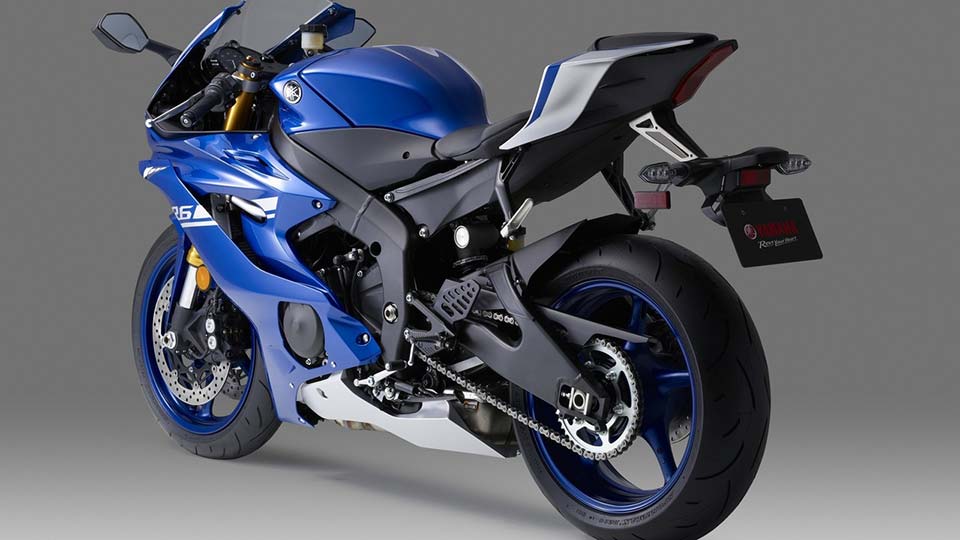 Rear quarter of the new Yamaha superbike