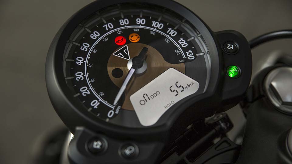The instrument dial of the Triumph Bobber