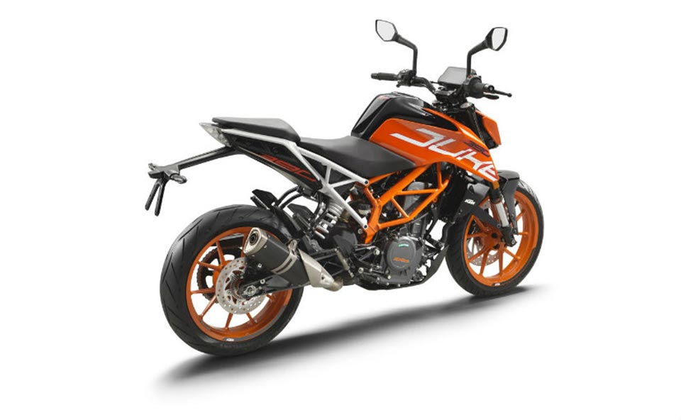 Rear quarter of the 2017 KTM 390 Duke