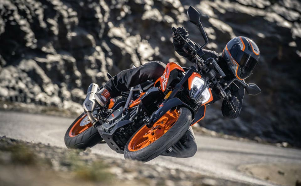 The 2017 KTM 390 Duke taking a mountain road