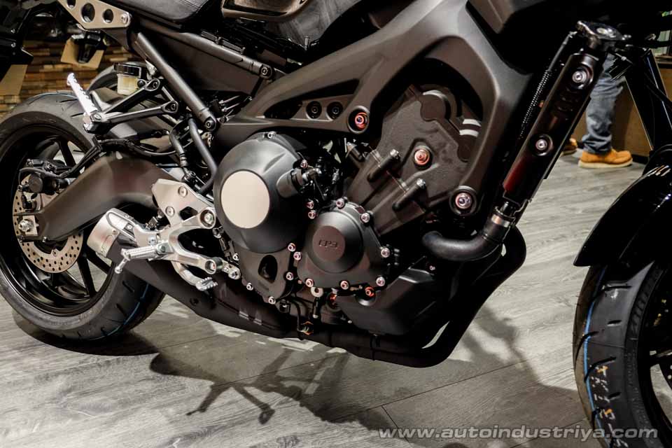The 847cc three-cylinder motor of the Yamaha XSR 900
