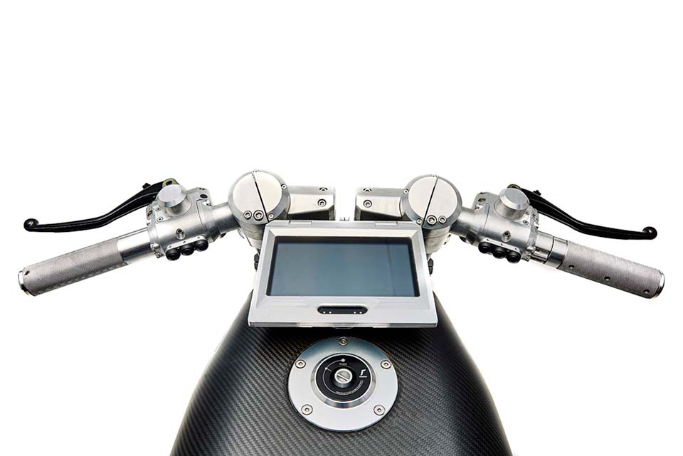 The handlebar and digital screen on the Vanguard Roadster